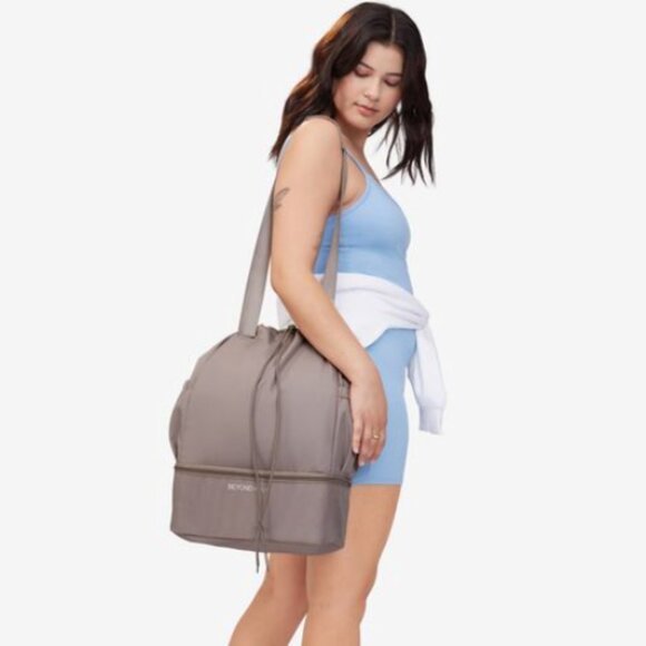 NWOT BEYOND YOGA Convertible Gym Bag Backpack Tote in Birch Retail Price $80.00 - Picture 8 of 13
